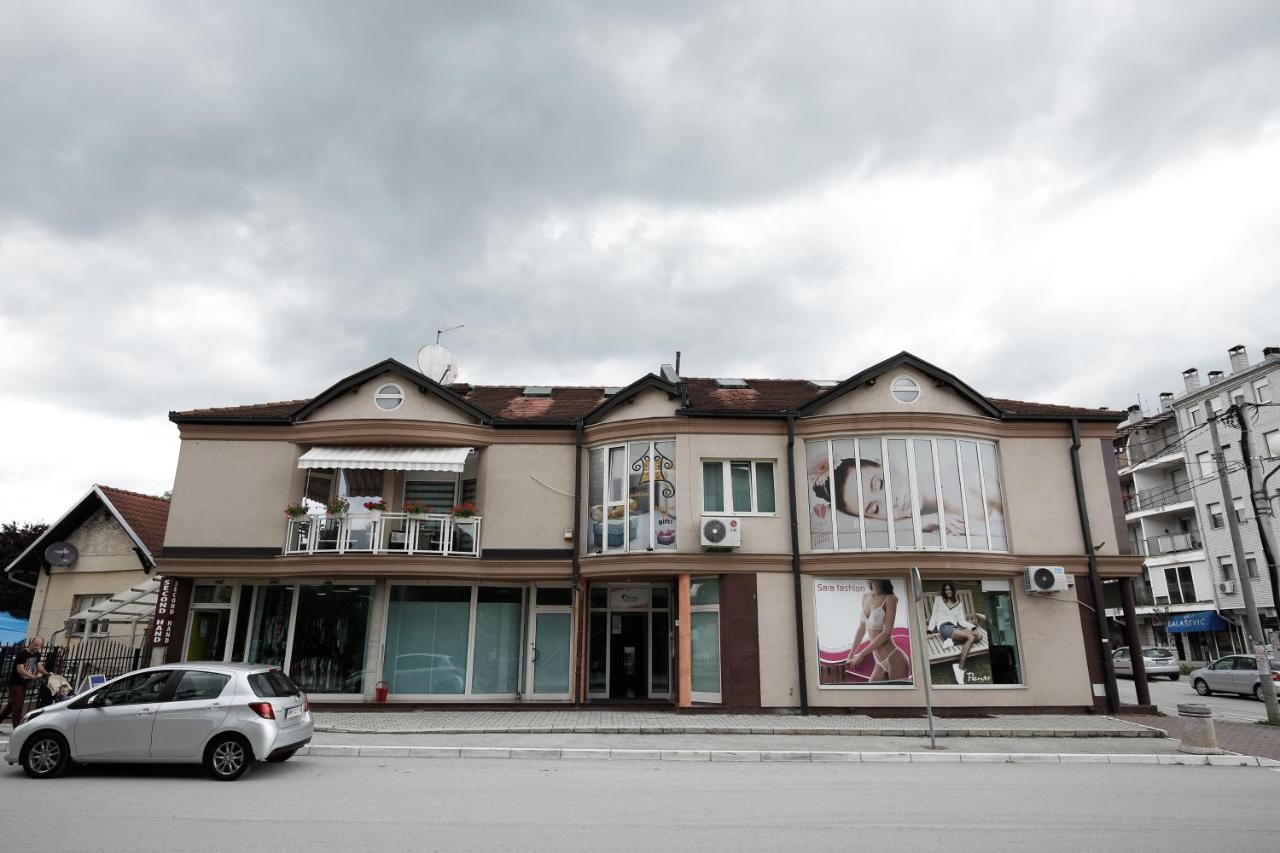 Cherry Apartmani Gornji Milanovac Esterno foto
